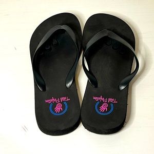 NWOT Pedicure flip-flops by Total Perfection sz L (9/10)
